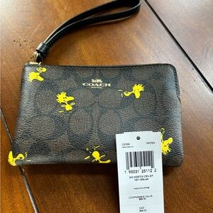 Coach X Peanuts (Woodstock) Corner Zip Wristlet
